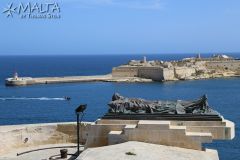 Bronzefigur am Siege Bell Memorial